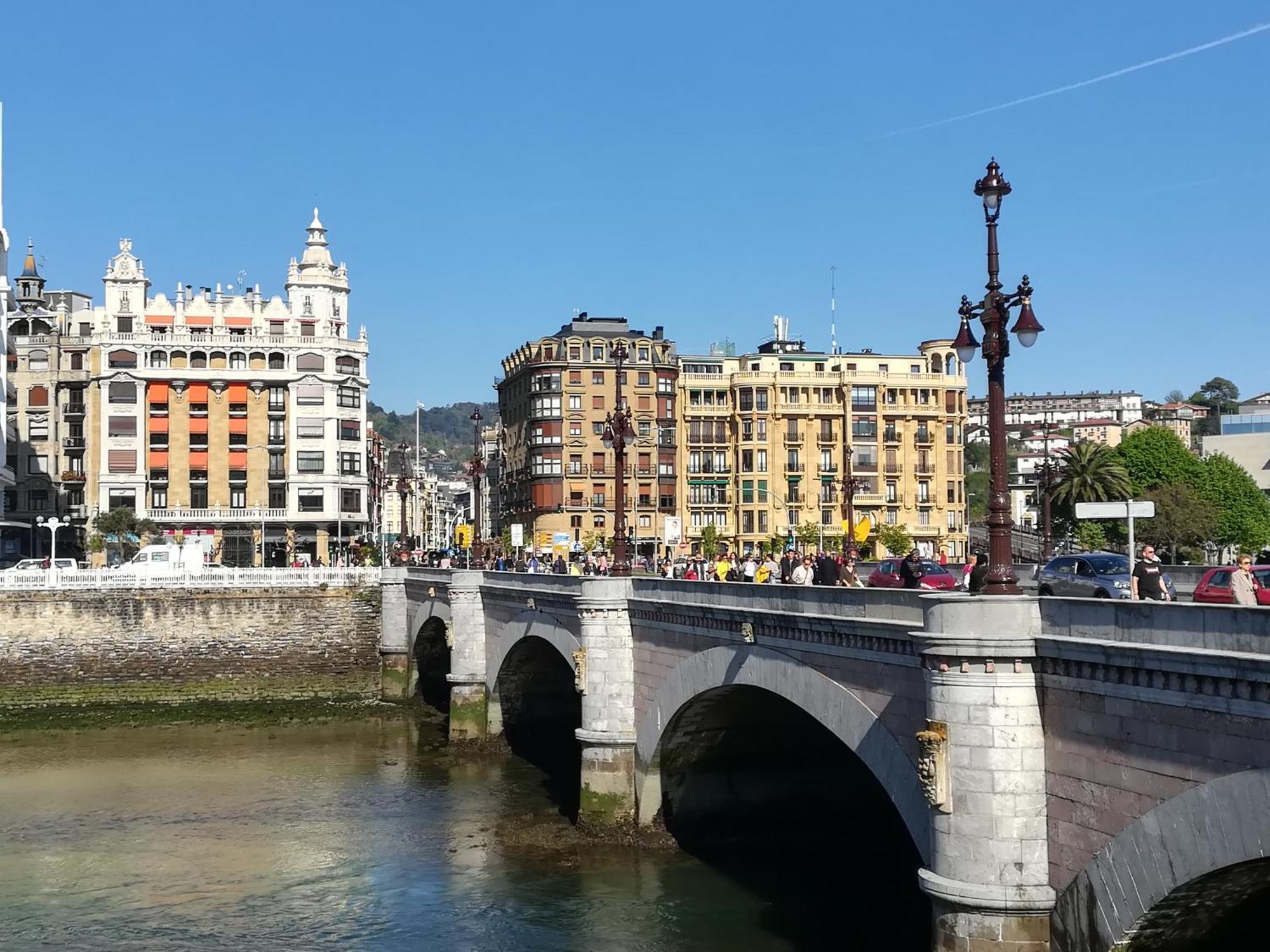 Ubicacion Perfecta/Bano Privado Apartment San Sebastian Bagian luar foto
